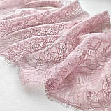 Ажурне французьке мереживо шантильї (з війками) рожево-бузкового кольору шириною 29 см, довжина купона 2,9 м, фото 4