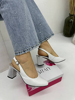 Босоніжки жіночі Visttaly F852-71H-Y081Y білі шкіряні 37