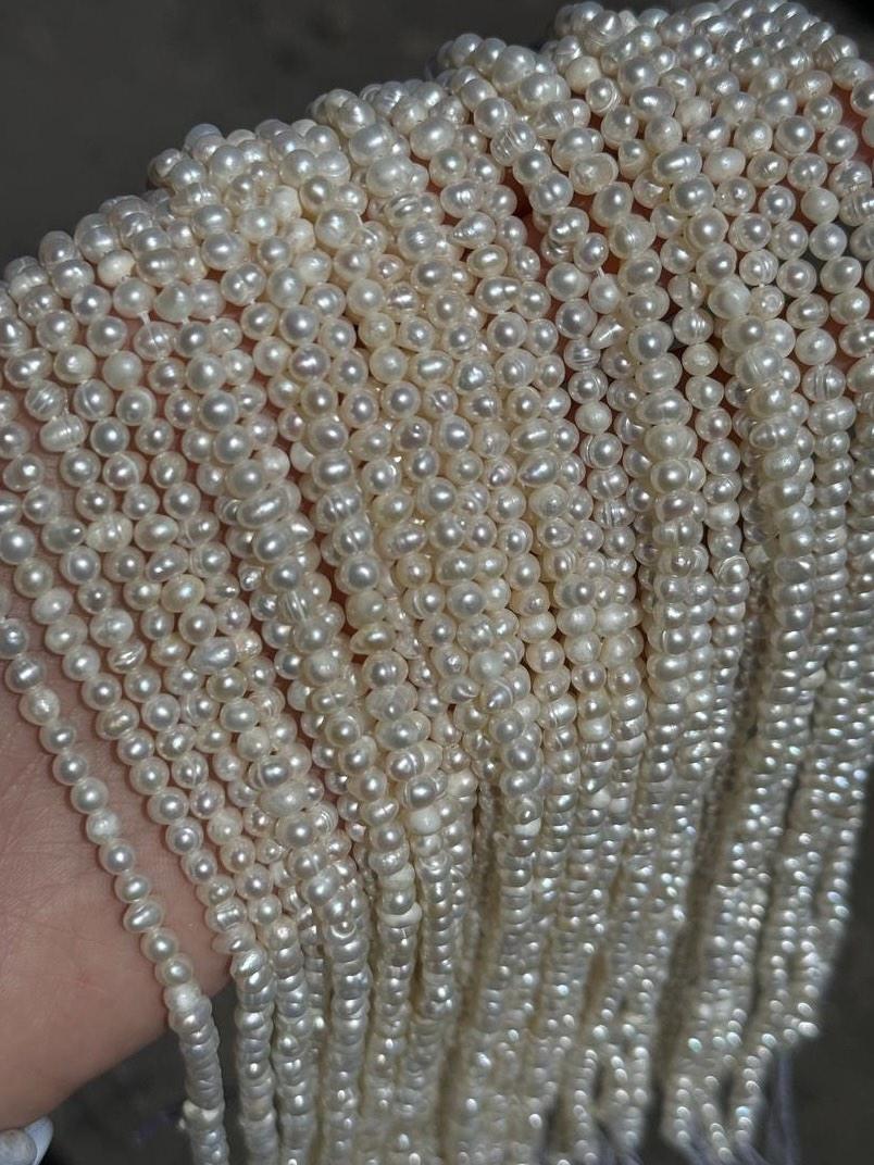 Натуральный  Жемчуг длина нити  36 см,  4мм