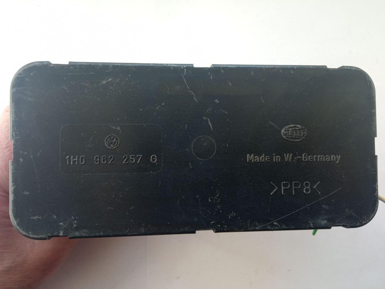 Компресор центрального замка Volkswagen 35i Hella 1H0 962 257 G / 1H0962257G, фото 1