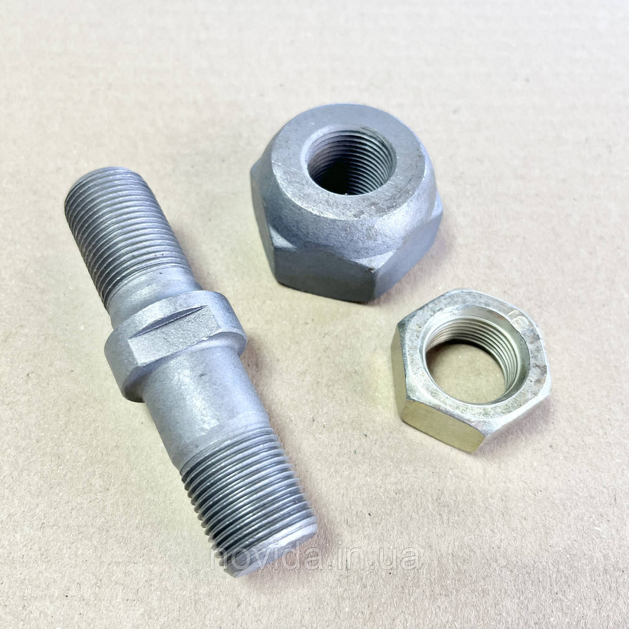 Шпилька колісна КАМАЗ 4310 (М20х1, 5х87) у зборі з гайками 4310-3103070