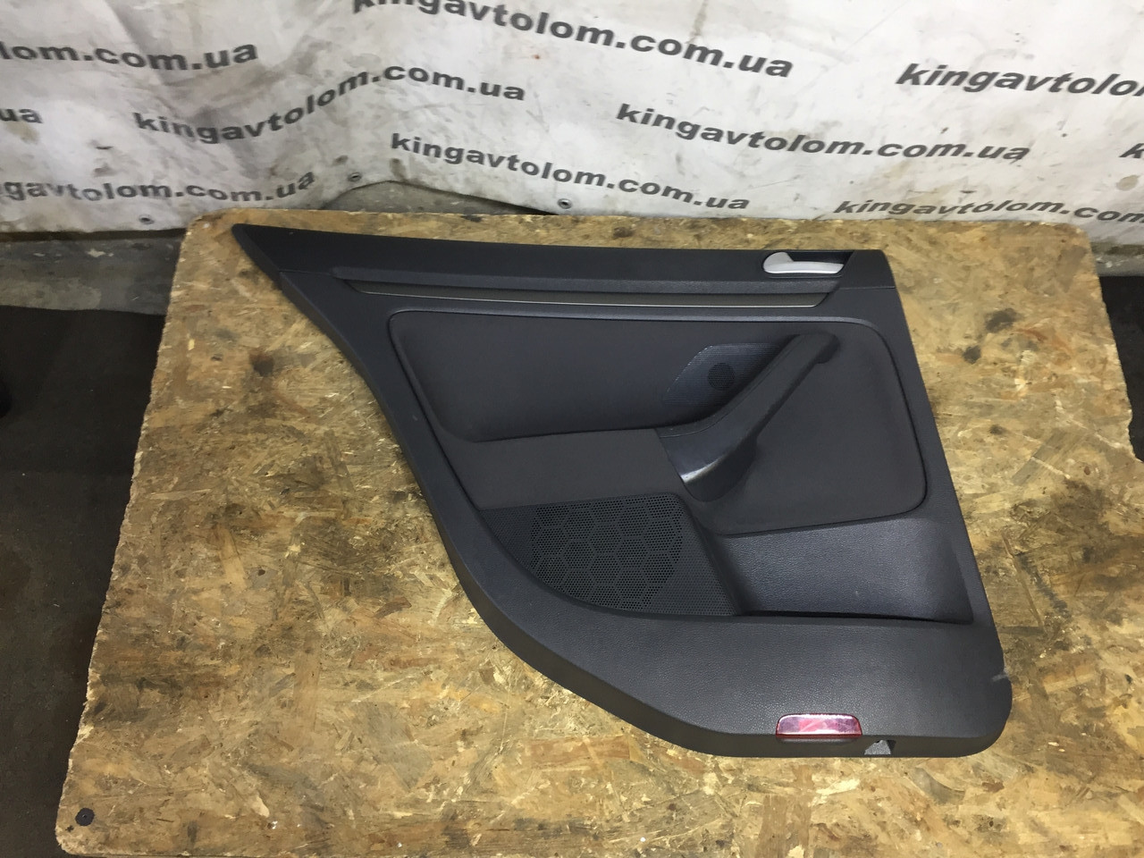 Задня ліва карта дверей Volkswagen Golf 5 1K6867211, фото 1