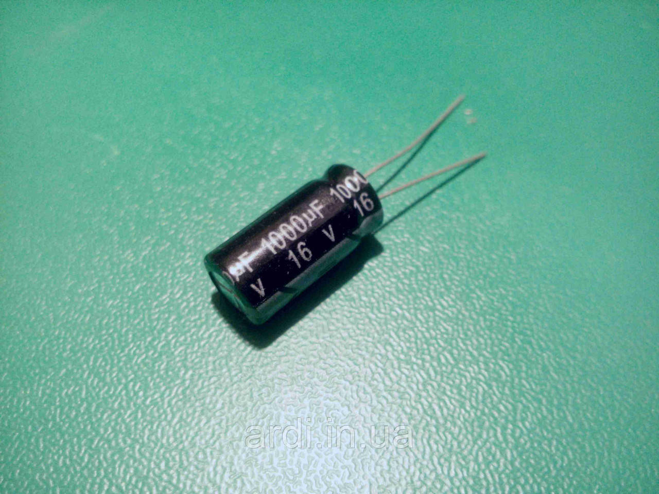 Конденсатор електролітичних 1000 мкф 16 В (105 °C) 1000mkF 16v