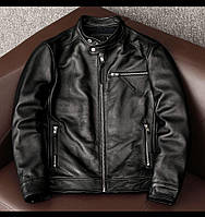 Стильна чоловіча куртка з телячої шкіри з коміром-стійкою на заклепках