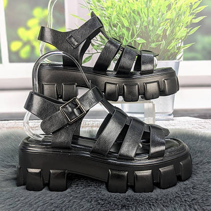 Босоніжки жіночі Fashion чорні на платформі 4880, фото 1