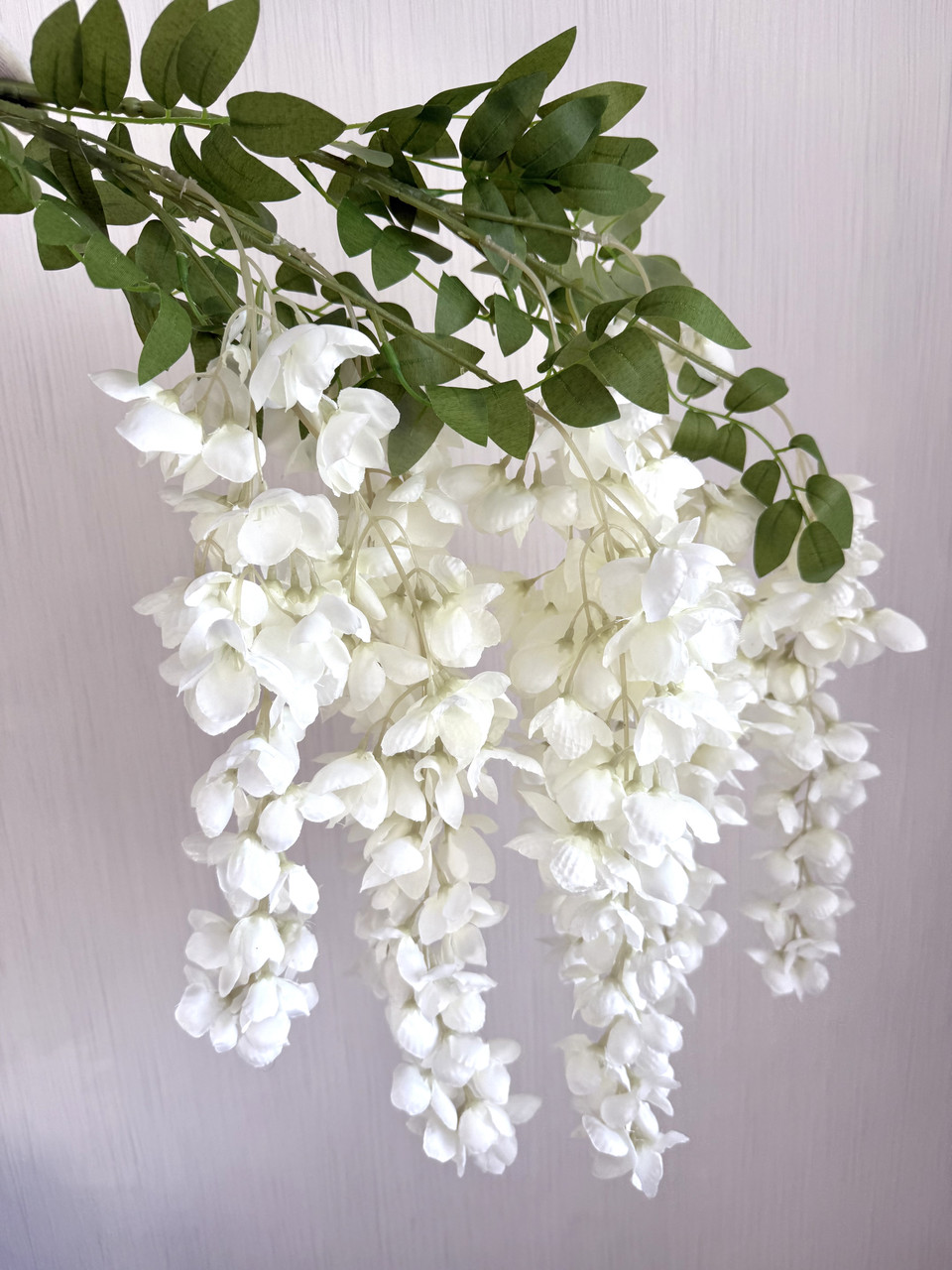 Штучна гілка білої гліцинії 112 см — для декору, фотозон, інтер’єру, свят, фото 1