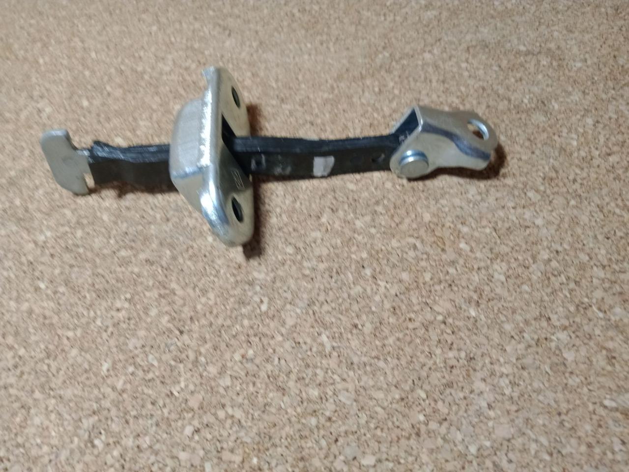 Обмежувач ходу двері передньої лівої BYD F3, Бид Ф3Р, Бід Ф3, фото 1