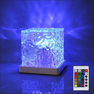 Настільна світлодіодна лампа-нічник з ефектом водяної хвилі RGB КУБ "Crystal Cube" з пультом, прозора., фото 1