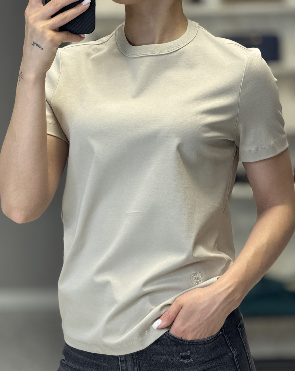 Жіноча брендова футболка LP