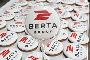 Круглий імбирний пряник на паличці коло 5 см