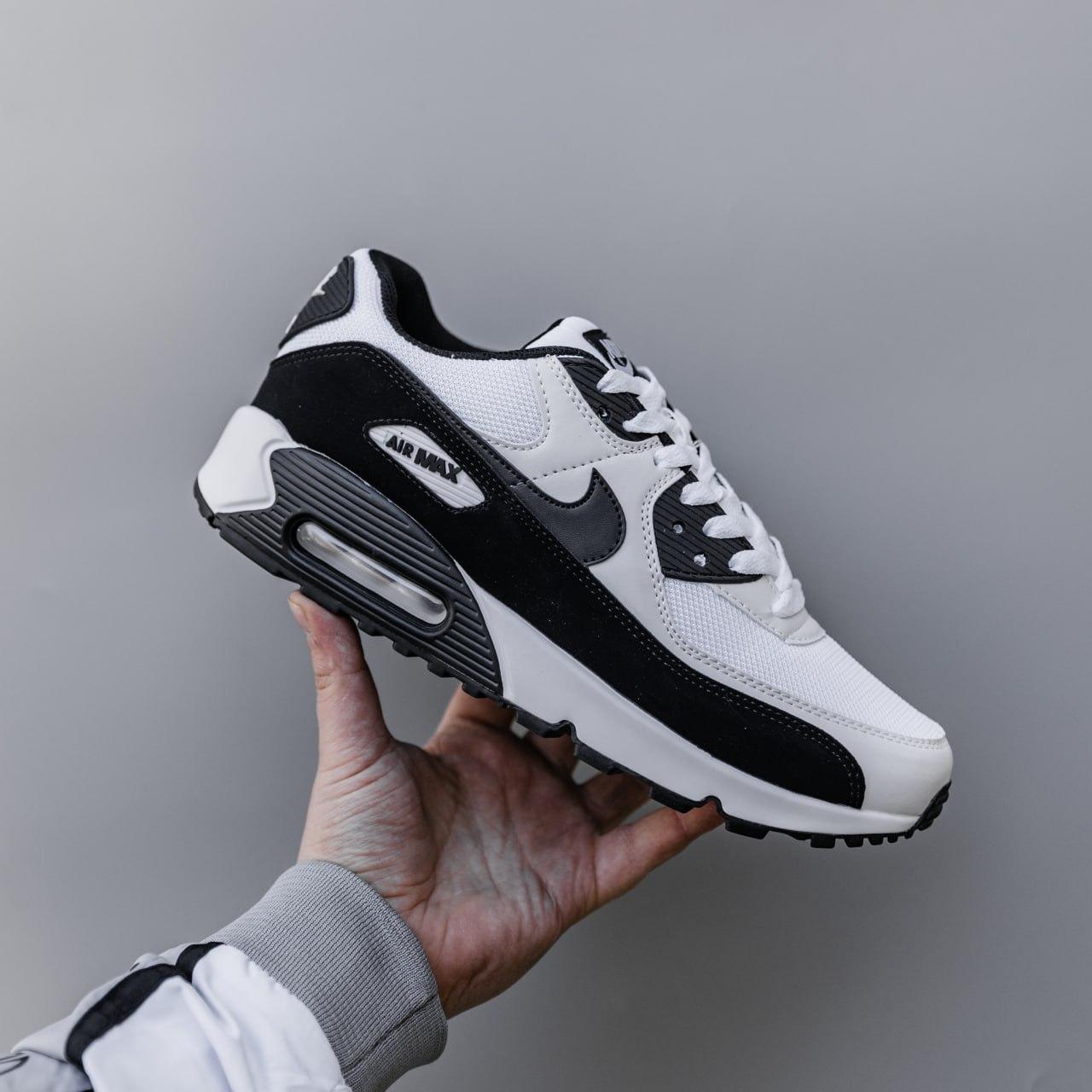Жіночі демісезонні кросівки Nike Air Max 90 (біло-чорні) модні спортивні кроси 3022 Найк vkross