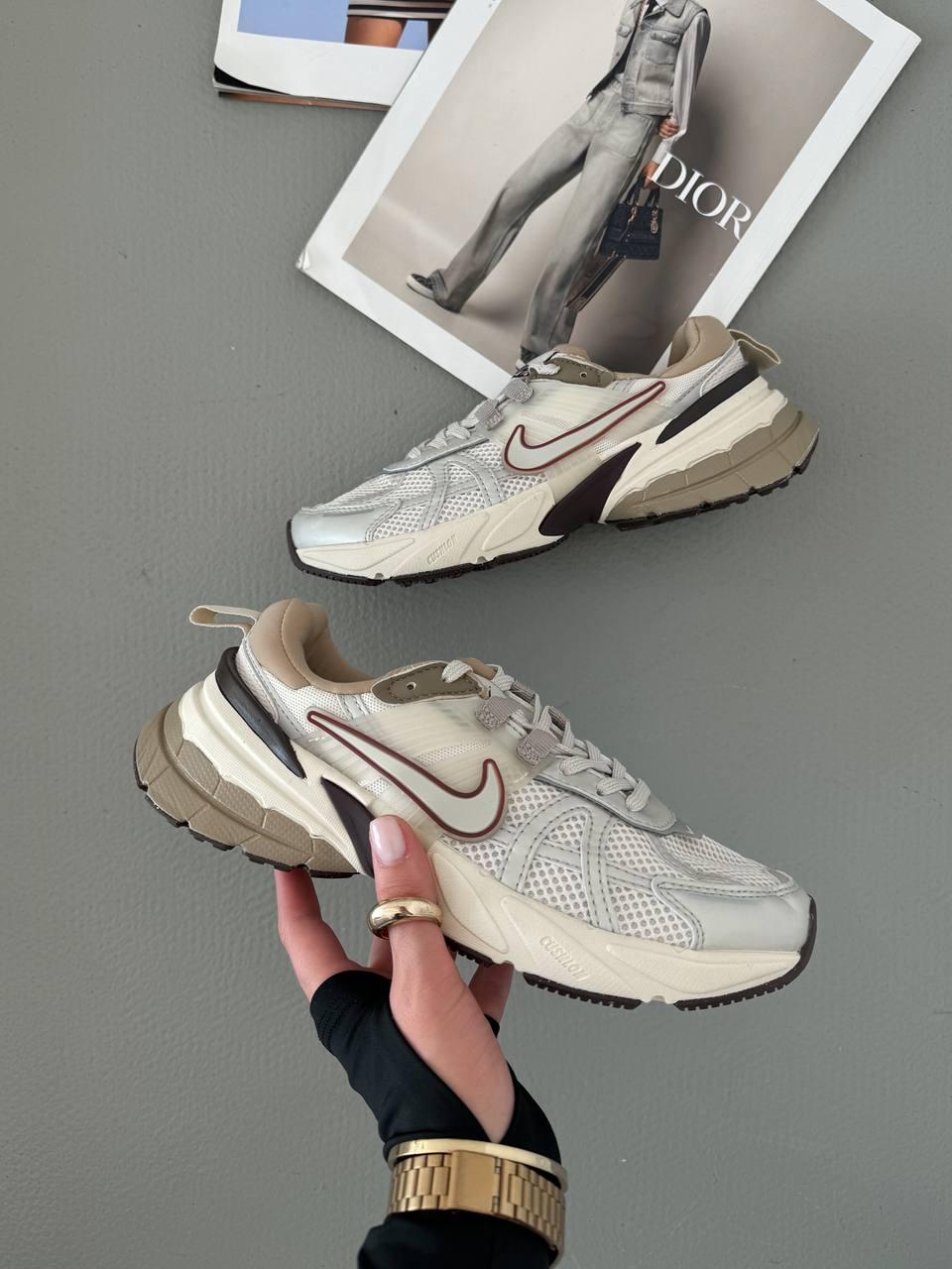 Жіночі демісезонні кросівки Nike Runtekk (білі) модні спортивні кроси R9069 Найк vkross