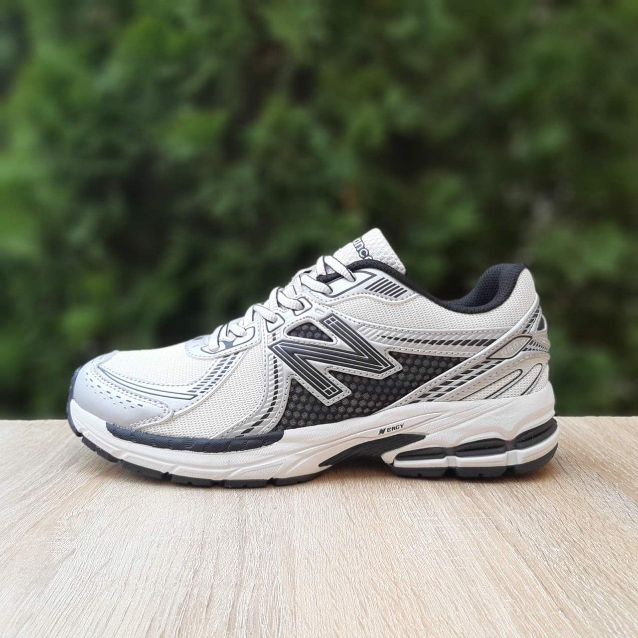 Чоловічі демісезонні кросівки New Balance 860v2 (біло-чорні) стильні спортивні кроси 11496 Нью Беленс vkross