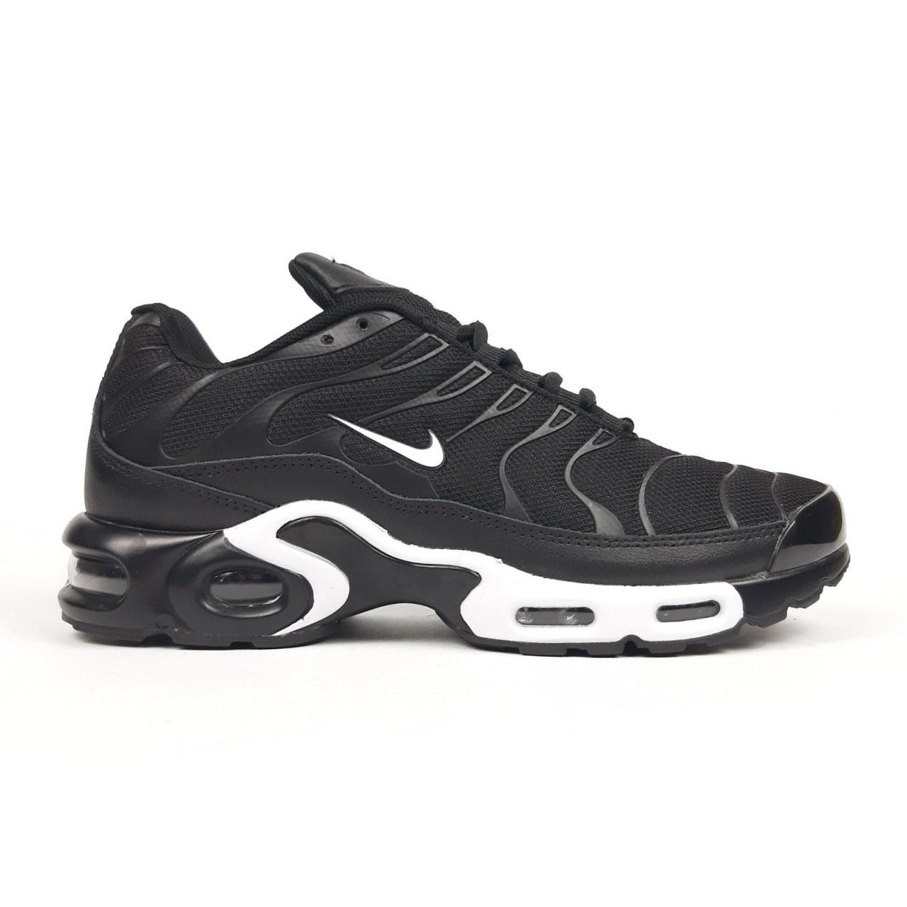 Чоловічі кросівки Nike Air Max Plus Sneakers TN Black White (чорно-білі) спортивні 11416 Найк vkross, фото 1