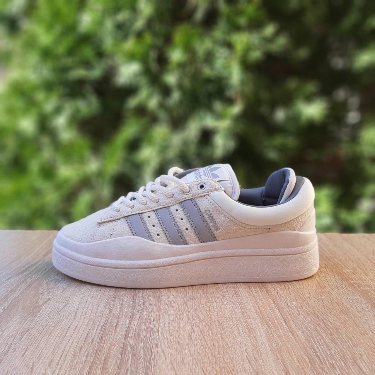 Жіночі демісезонні кросівки Adidas Campus x Bad Bunny (білі із сірим) повсякденні кроси 21122 Адідас vkross