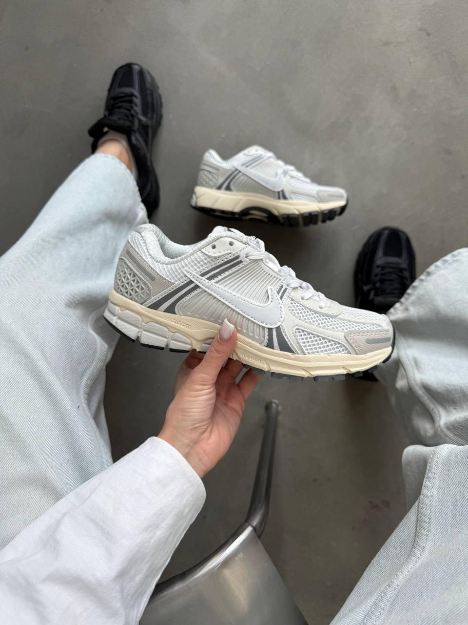 Чоловічі кросівки Nike Zoom Vomero 5 Premium (білі) спортивні кросівки N00228 Найк vkross, фото 1