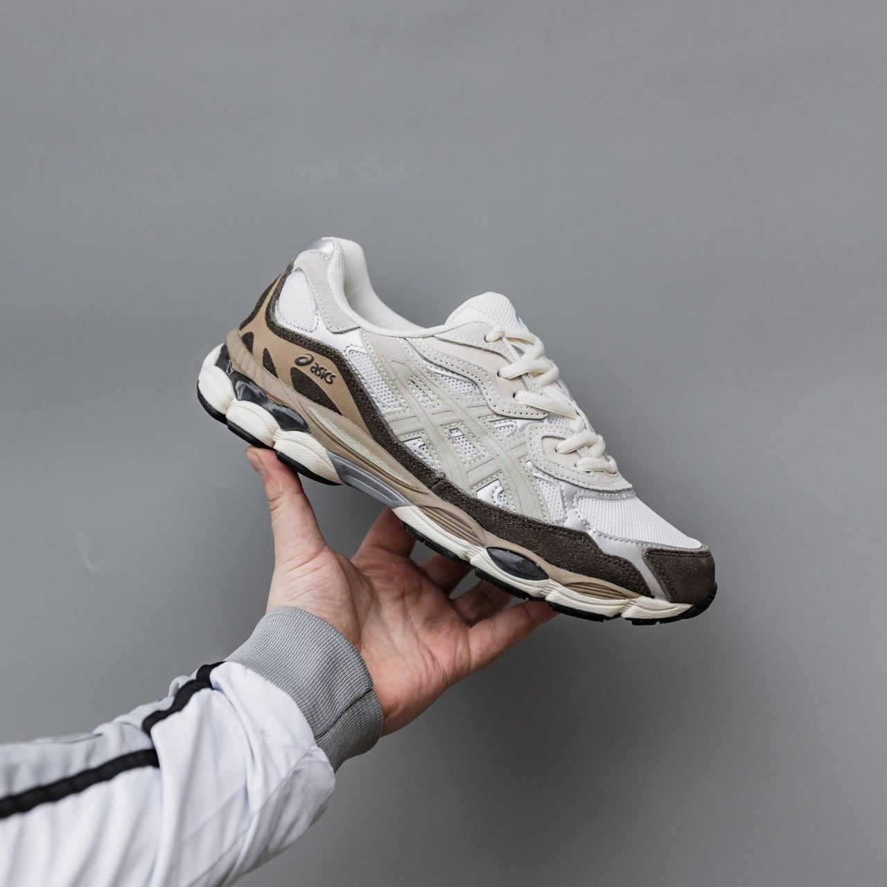 Чоловічі кросівки Asics GEL-NYC (білі з коричневим) модні спортивні кроси 2971 Асікс vkross, фото 1