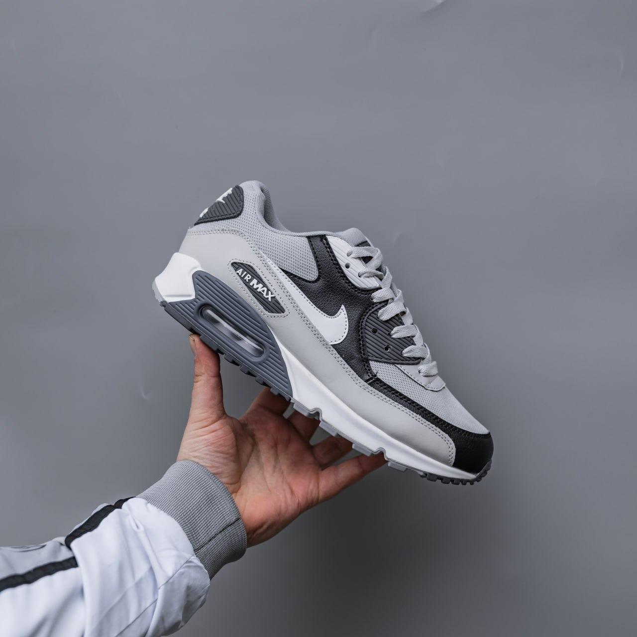 Жіночі демісезонні кросівки Nike Air Max 90 (сірі) модні спортивні кроси 2992 Найк vkross