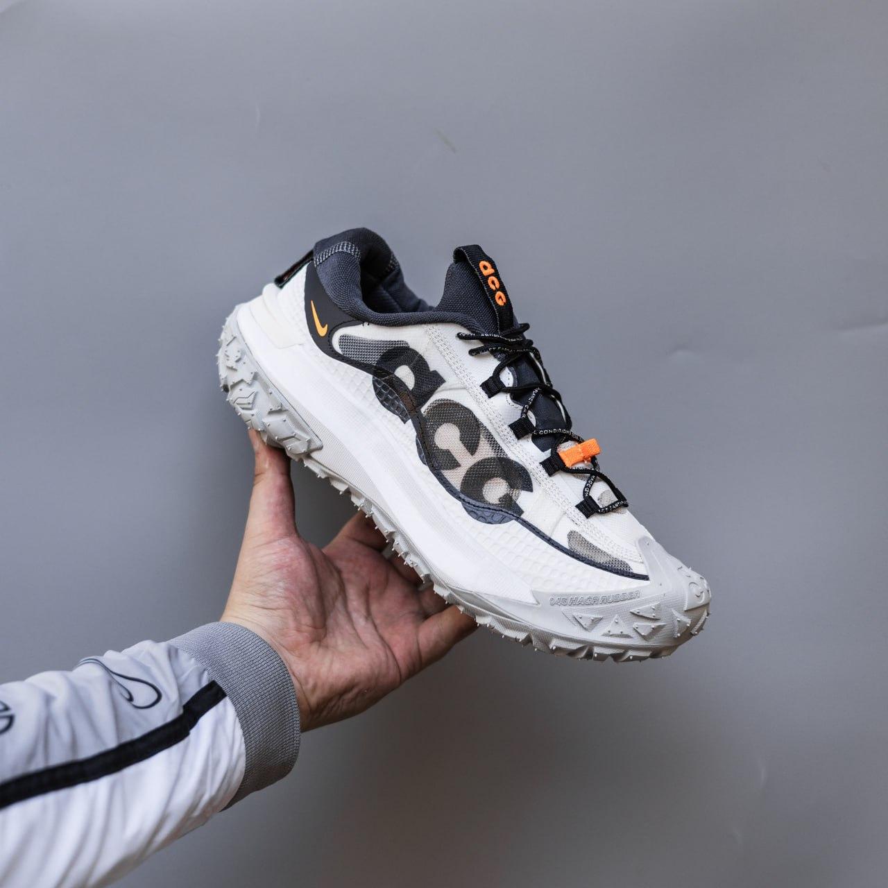 Чоловічі кросівки Nike ACG Mountain Fly Gore-Tex (білі з чорним) стильні кросівки 2796 Найк vkross