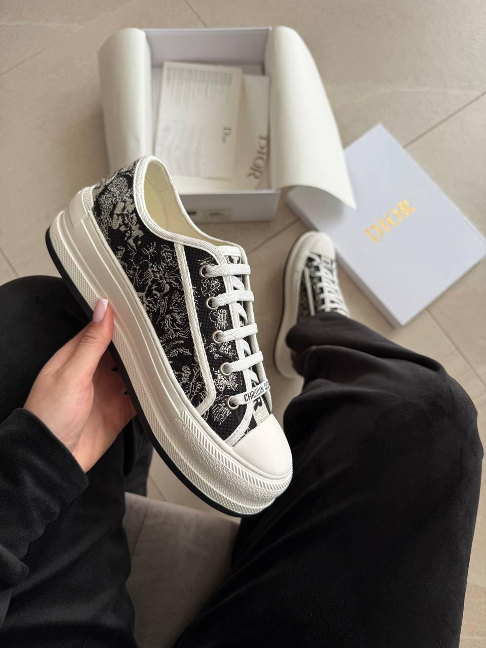Жіночі спортивні кросівки Dior Walk-N Platform Midnight Bloom (біло-чорні) демісезонні кеди Di29 Діор vkross