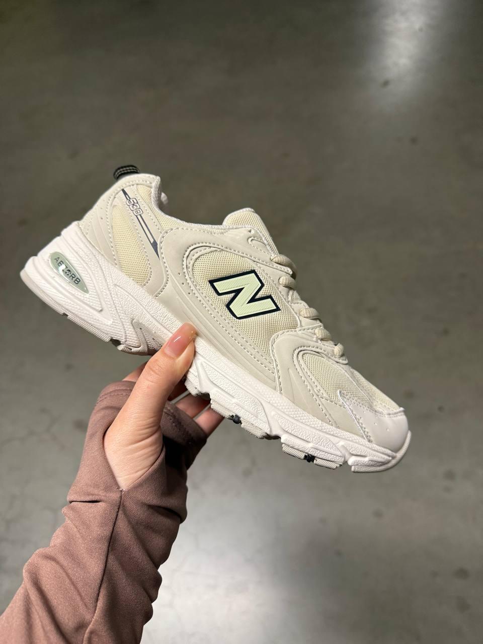 Жіночі демісезонні кросівки New Balance 530 beige natural (бежеві) спортивні кроси Ar555 Нью Беленс vkross