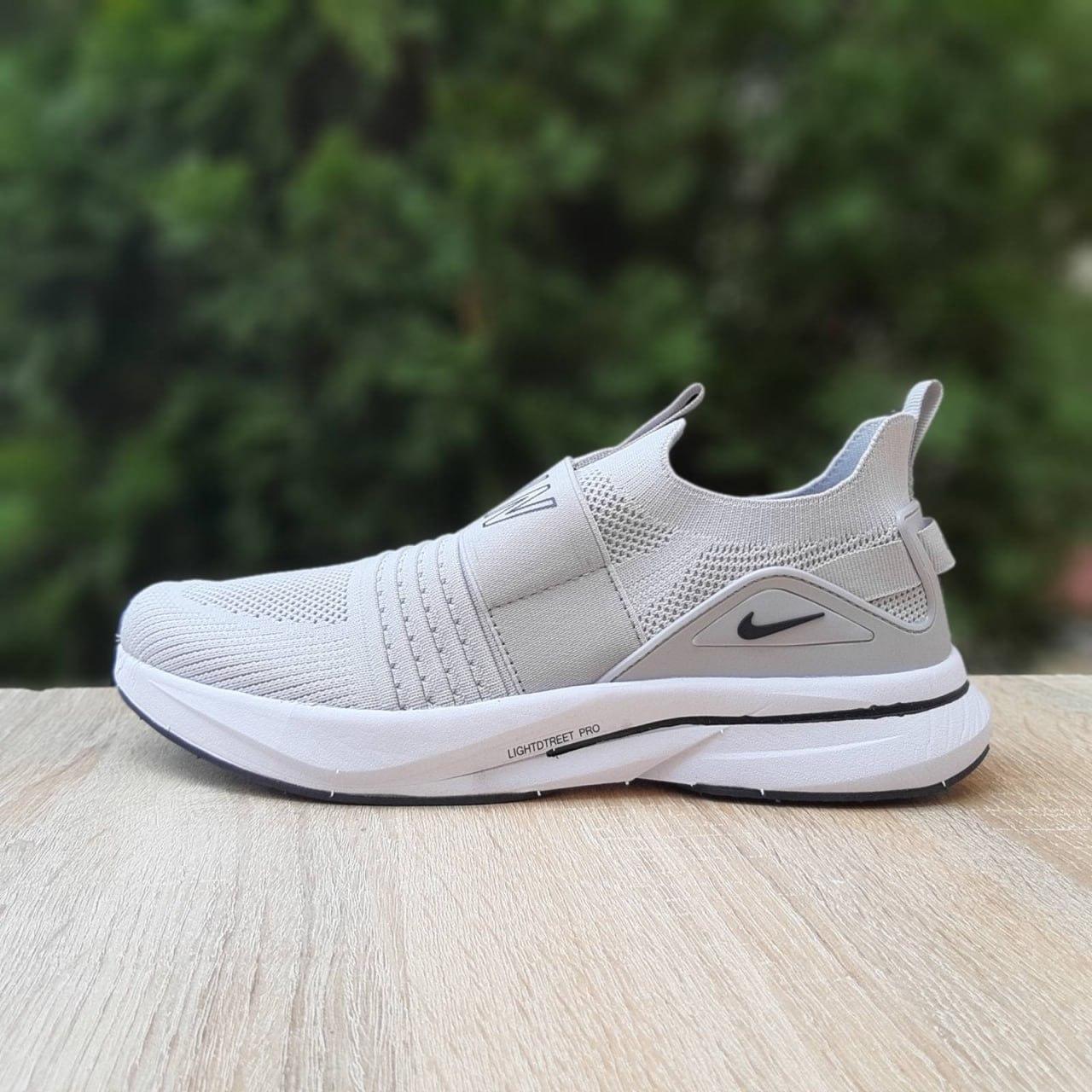 Чоловічі кросівки Nike Lightdtreet RUN (світло-сірі) модні спортивні кроси 11498 Найк vkross, фото 1