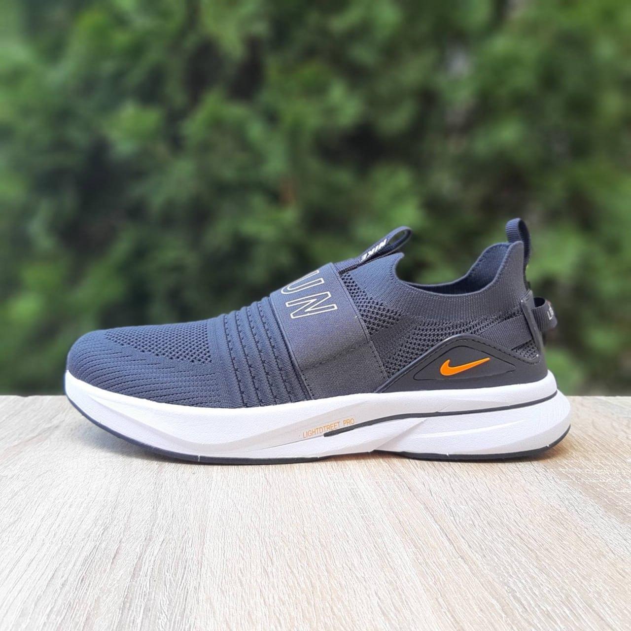 Чоловічі демісезонні кросівки Nike Lightdtreet RUN (сірі з жовтогарячим) модні спортивні кроси 11500 Найк vkross