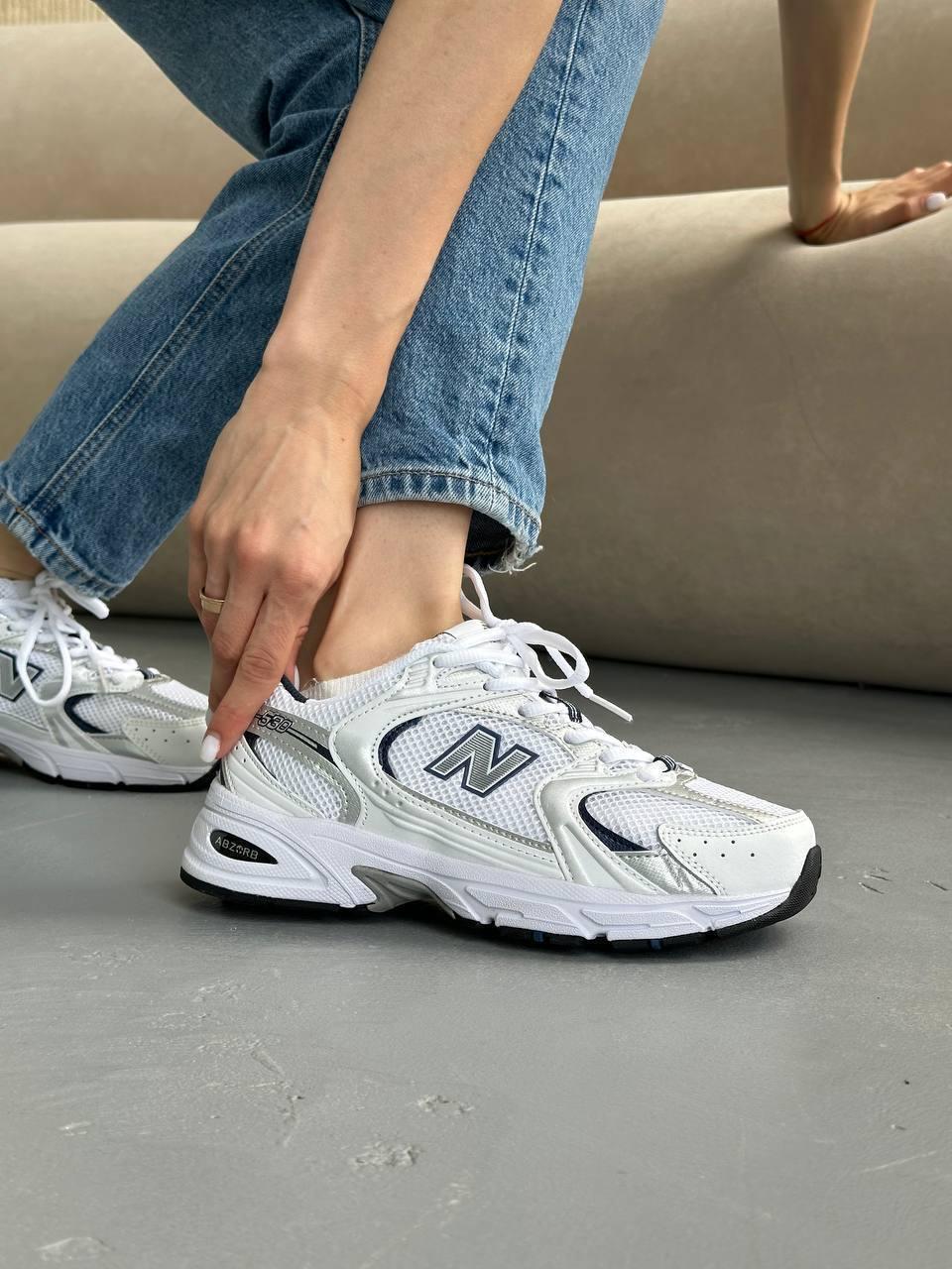 Жіночі демісезонні кросівки New Balance 530 Premium (білі з чорним) спортивні кроси NB002 Нью Беленс vkross