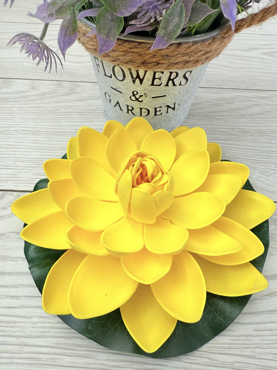 Штучний лотос для водойми, діаметр 18 см — декоративна квітка для ставка, басейну, фонтану, фото 1