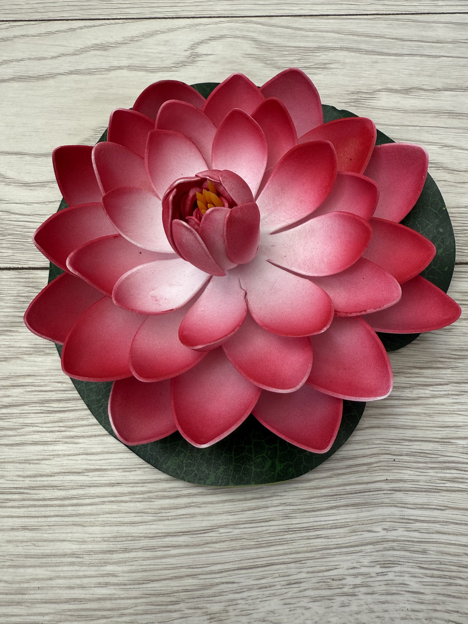 Штучний лотос для водойми, діаметр 18 см — декоративна квітка для ставка, басейну, фонтану, фото 1