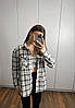 Стильна жіноча чорна-біла вільна фланельова сорочка оверсайз в клітинку на гудзиках, клітчаста сорочка, фото 2