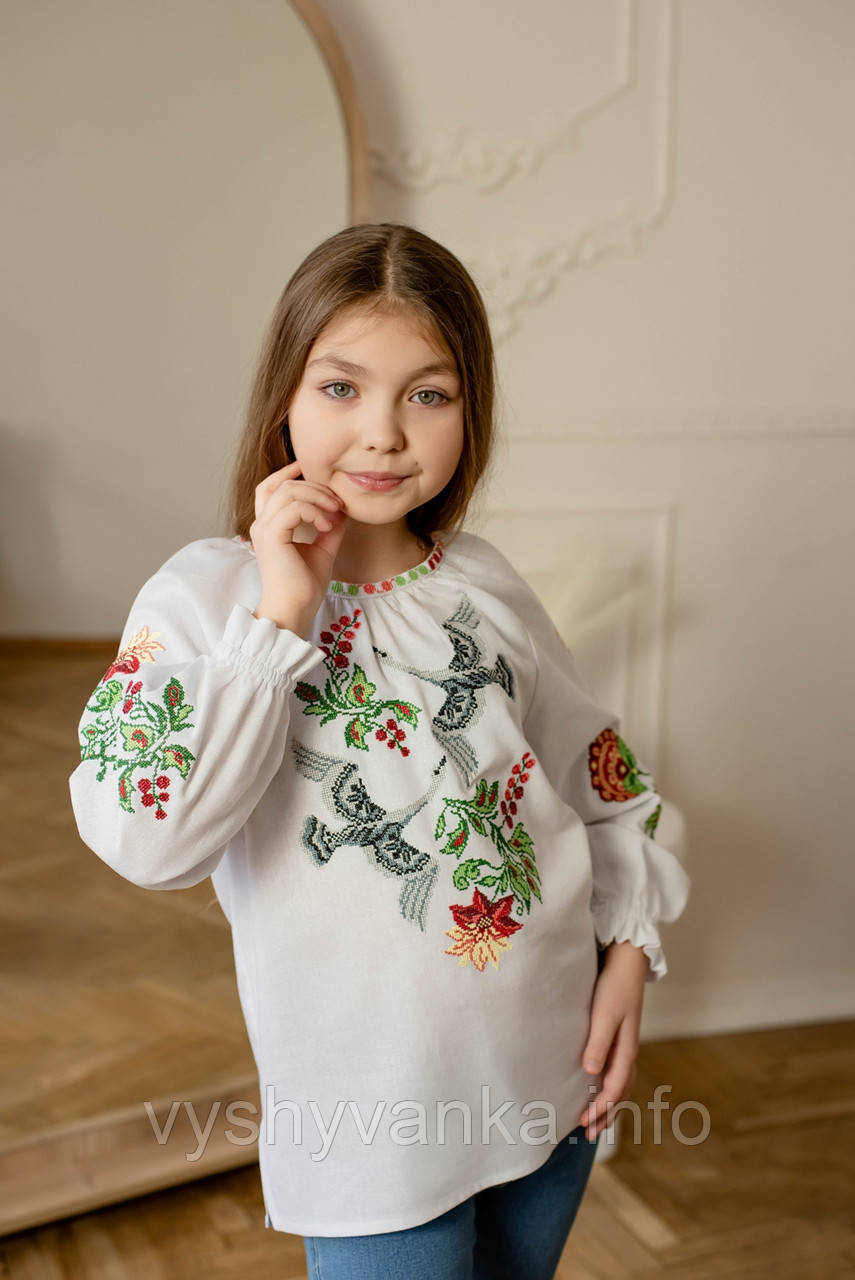 Вишиванка біла бавовняна для дівчинки "Лебеді" ,арт 4373