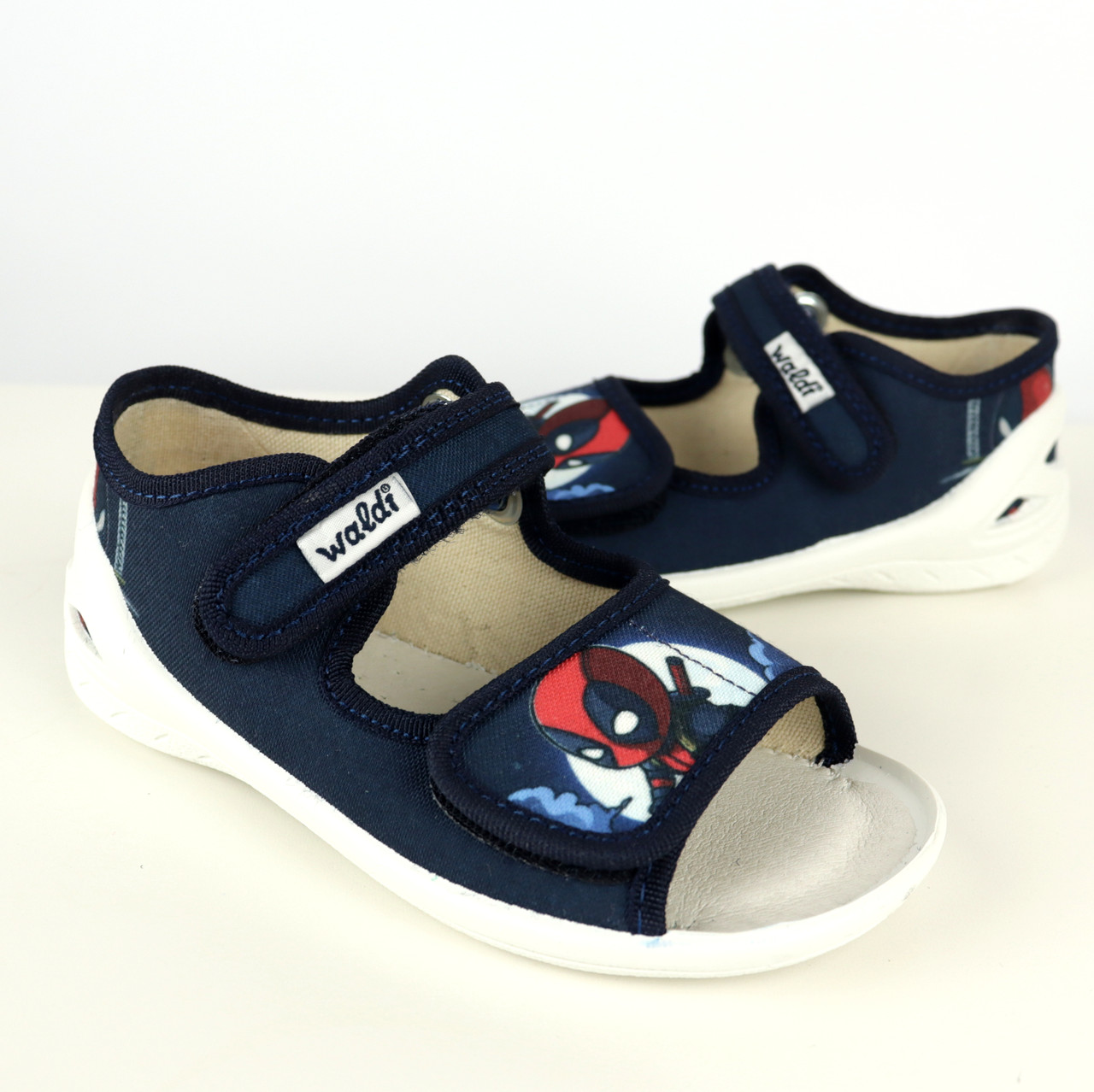Відкриті текстильні босоніжки на хлопчика Дедпул текстильне взуття тм Waldi розмір