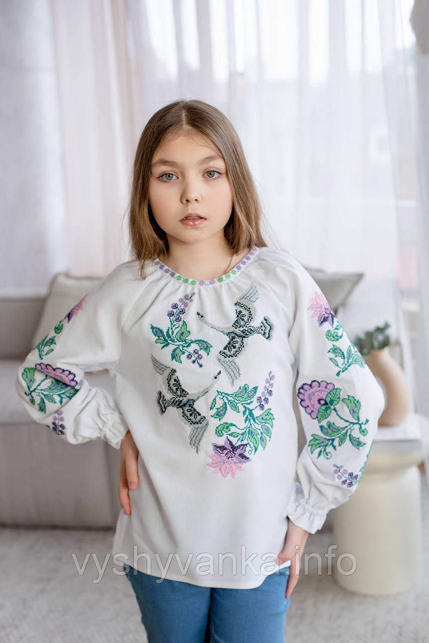 Вишиванка біла бавовняна для дівчинки "Лебеді" ,арт 4375