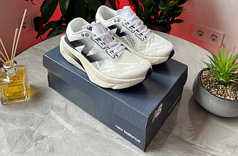 Кросівки жіночі  New Balance Elite V4  White Black  Взуття Нью Беланс білі з чорним легкі текстиль літо