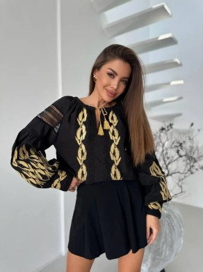 Вишита блуза жіноча з вишитими колосками прикрашена мереживом розміри S, M, L.