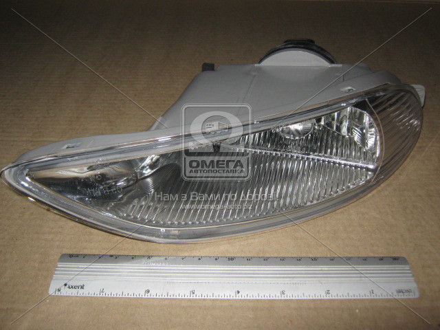Фара протитуманна права Тойота Камрі Toyota Camry XV30 —2006 (TYC)
