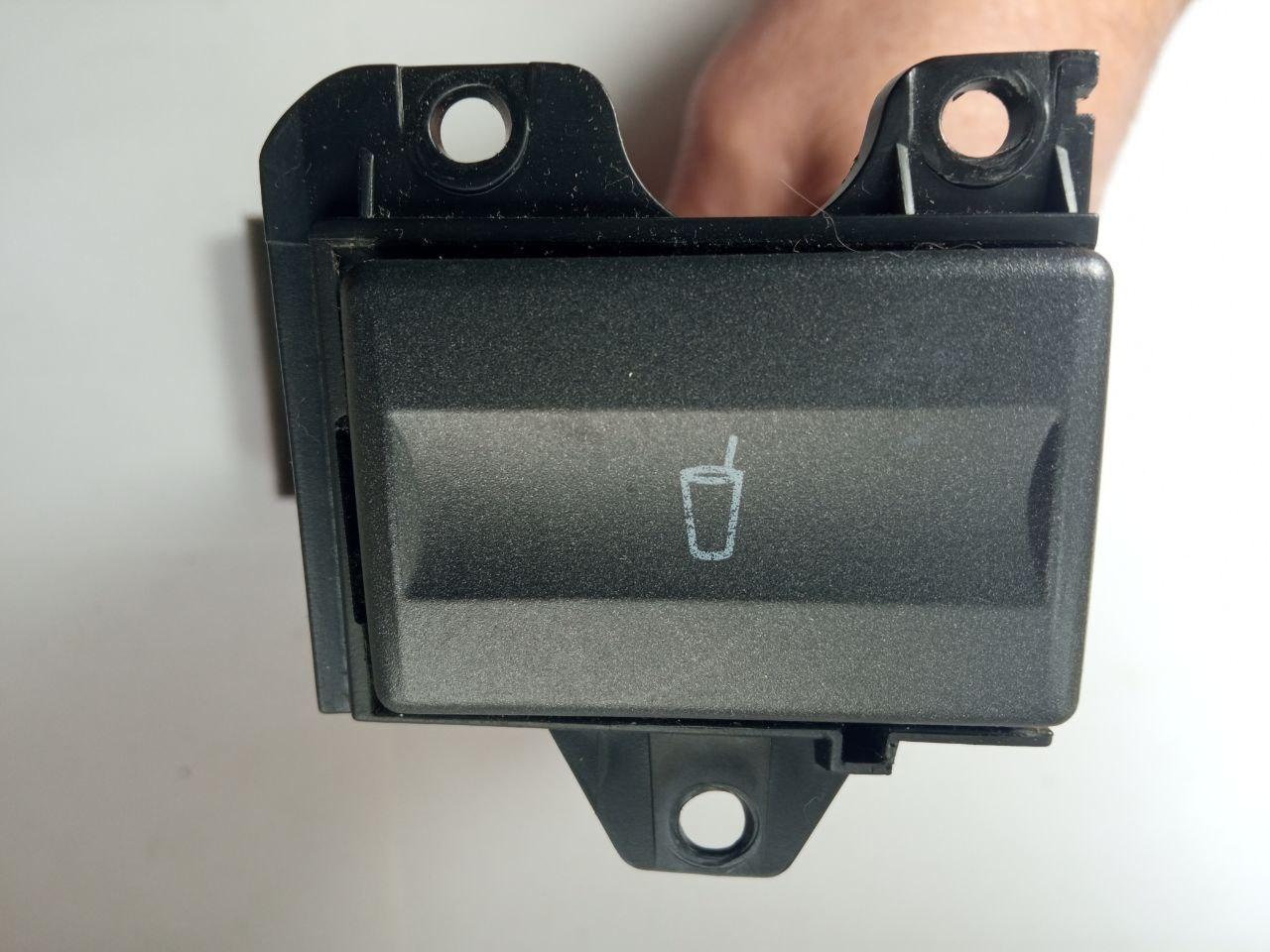 Підсклянник Ford LHD / 4571 13584 A / 457113584A / D1B1A