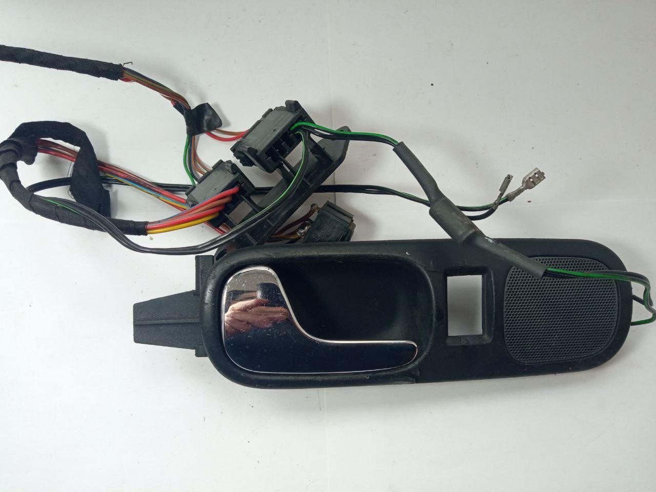 Ручка дверей Audi UBE SSW / UBESSW / 8L1 837 019 / 8L1837019