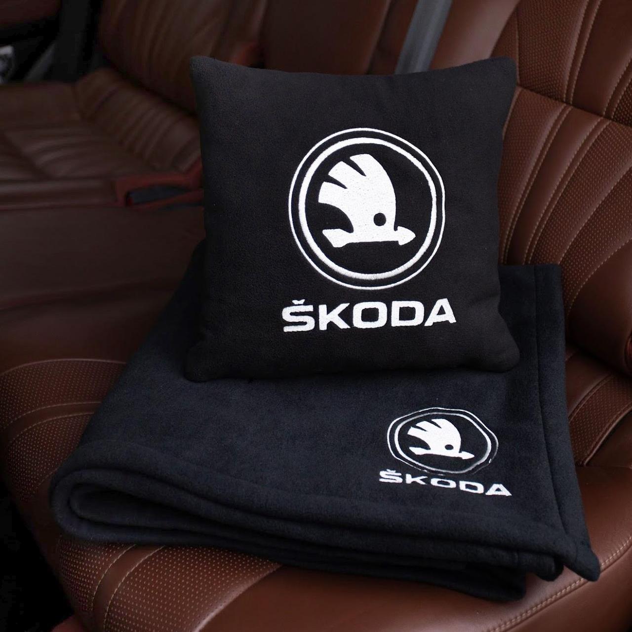Подушка та плед в автомобіль з логотипом Škoda, флісовий набір, фото 1