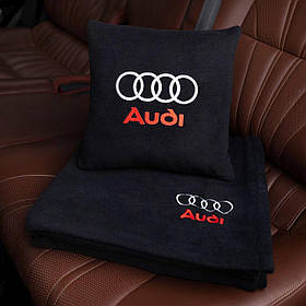 Подушка та плед в автомобіль з логотипом AUDI чорний, флісовий набір