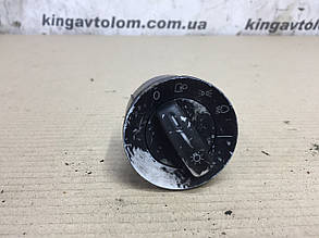 Перемикач світла фар на торпедо Volkswagen Golf 5 1K0941431