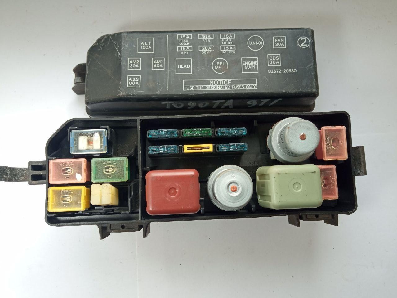 Електронний блок запобіжників Toyota 9Ti 82672-20530 / 8267220530
