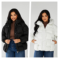 Зимова жіноча куртка