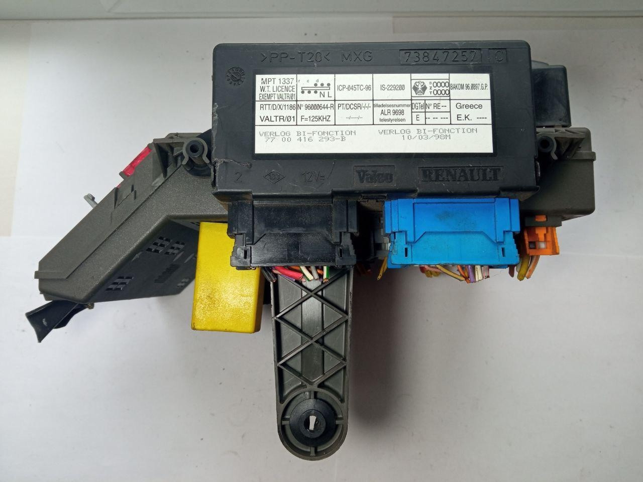 Електронний блок запобіжників Renault Laguna Valeo 7700821586 / 73847257C / 77 00416 293-B / 7700416293B