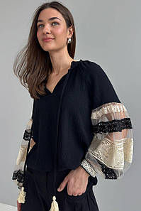 Блуза вишиванка жіноча чорна святкова з молочним мереживом 3687-01