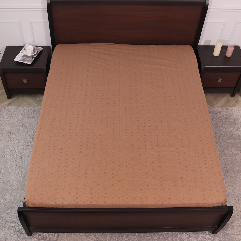 Натяжне двоспальне простирадло бязь на гумці  (120*200*25) міцне бавовняне , коричневого кольору з абстрактним принтом №663308