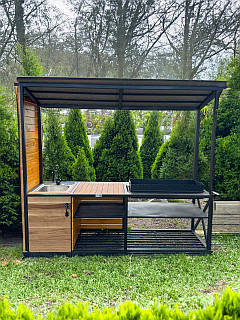 Мангальна зона з дерева та металу