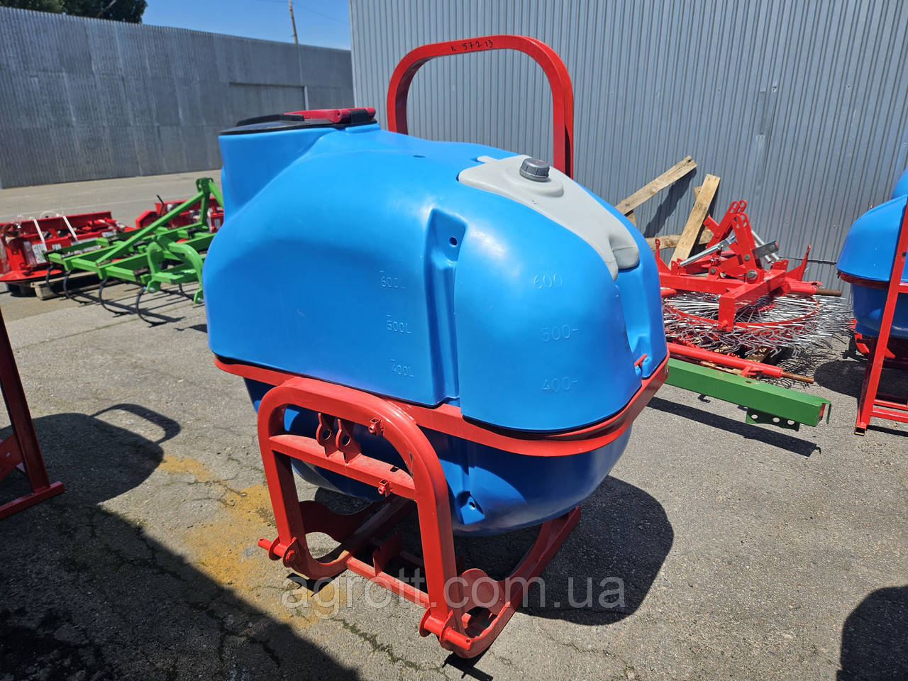 Обприскувач навісний польовий 600/12 м