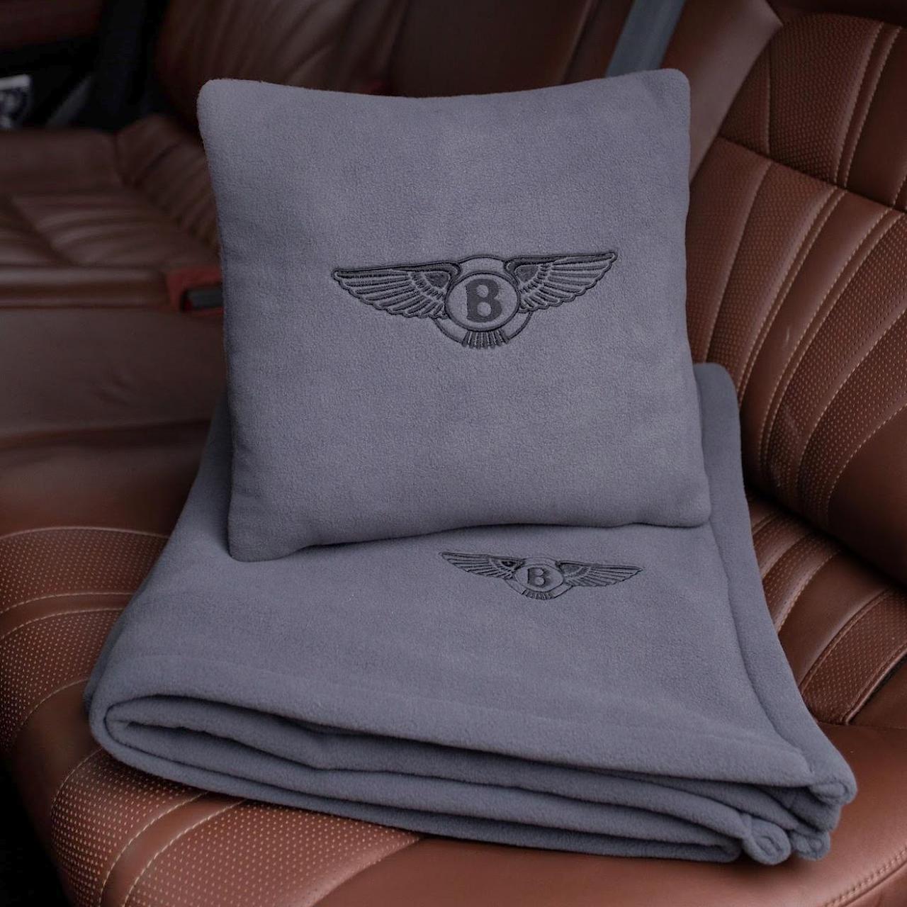Подушка та плед в автомобіль з логотипом Bentley, флісовий набір